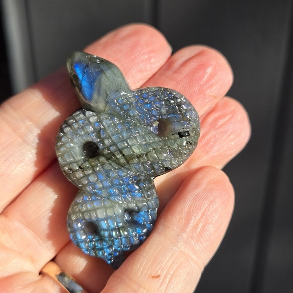 Labradorite mini snake natural crystal gemstone - Picture 3 of 8